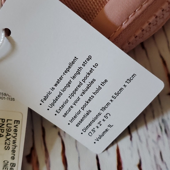 🆕️ LULULEMON EVERYWHERE BELT BAG (PINK PASTEL COLOR) - Picture 8 of 9